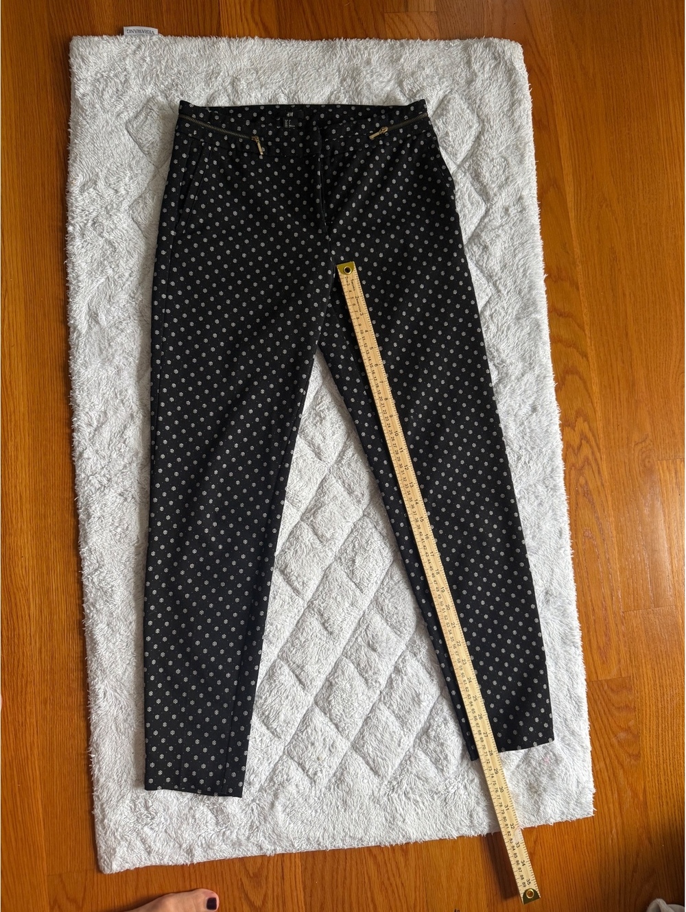 H&M Black Geometric Print Tapered Ankle Pants – Size US 4 / EUR 34